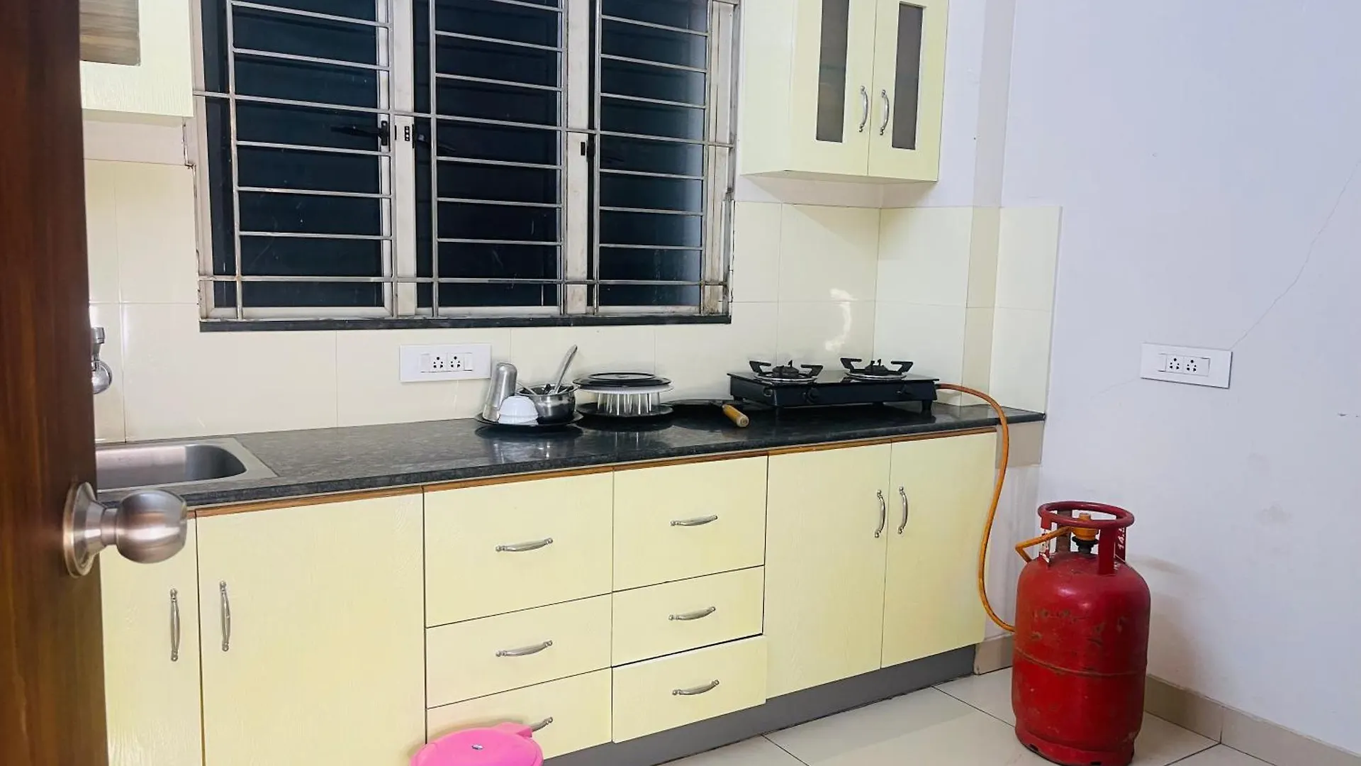 2Bhk Serviced Apartment Near Technopark And Lulu Mall トリバンドラム 0*,  インド